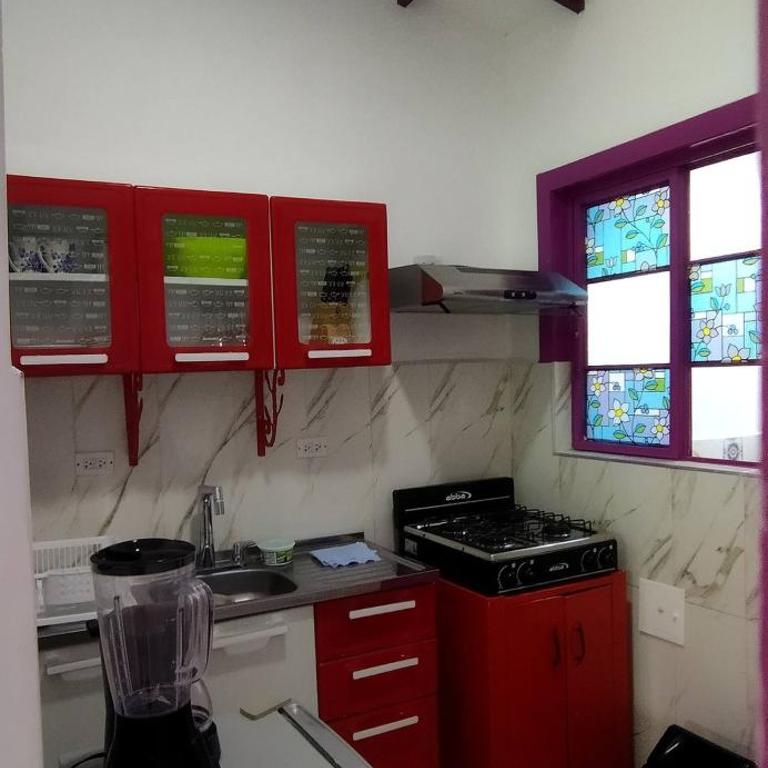 House 5 blocks from main park, private - Vacation Home - 4