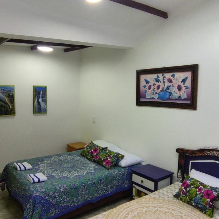 House 5 blocks from main park, private - Vacation Home - 10