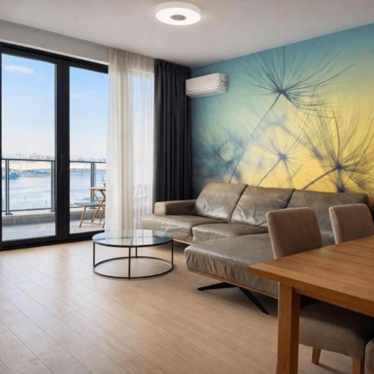 Queen's Park Residence Apartments - Penthouse Apartment - 9