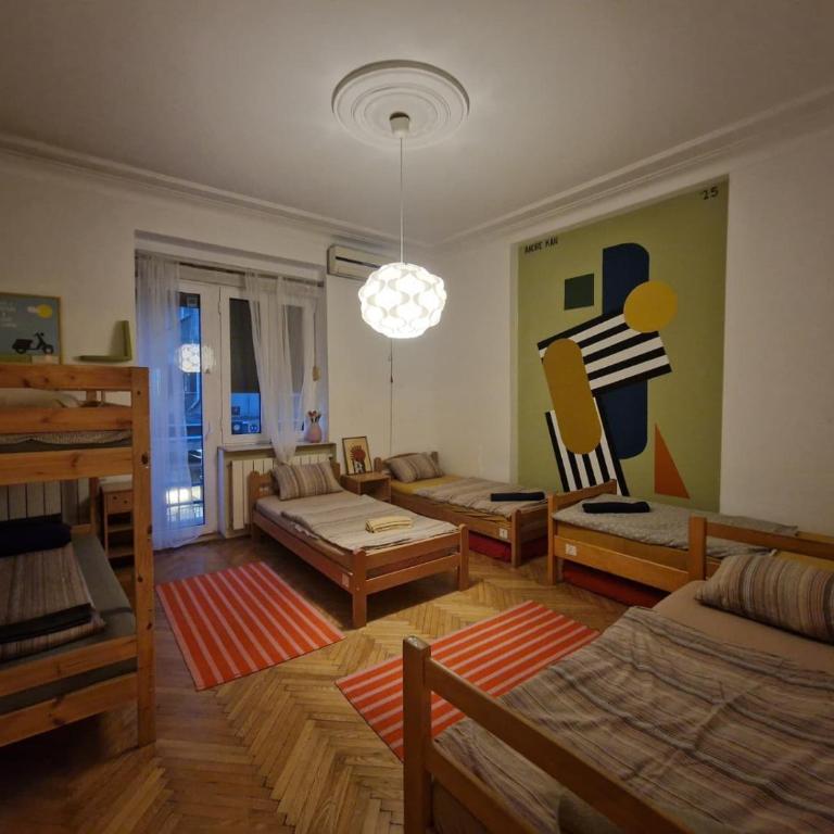 HostelChe Hostel - Krevet u 6-krevetnoj Mešanoj Spavaonici - 1