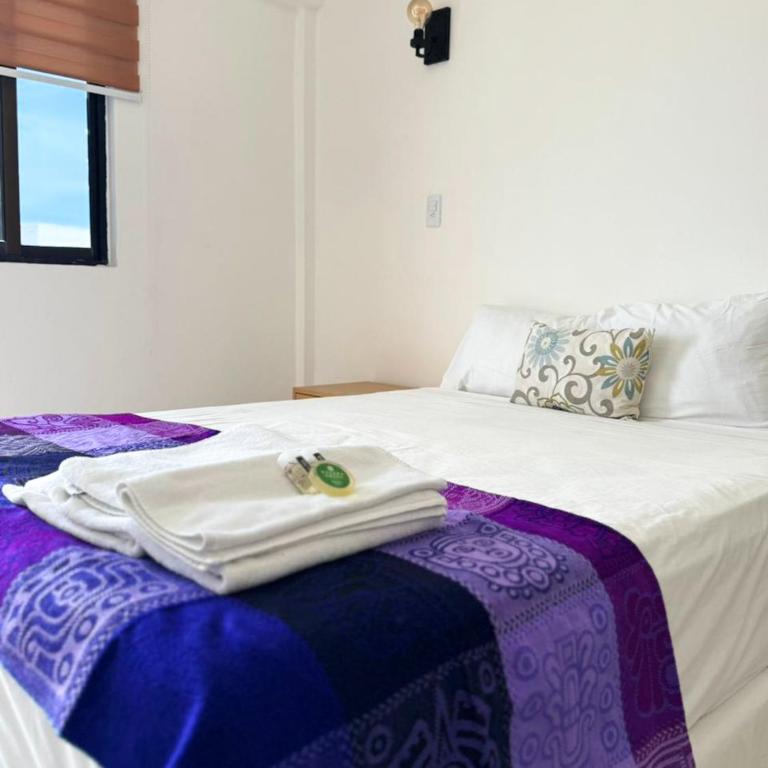 Calma Chicha Rooms - Queen Room with Balcony - 7