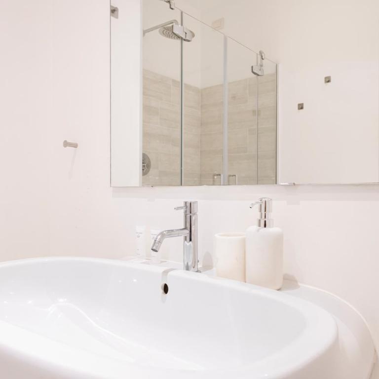 Easylife - Milan - Poerio 31 - Porta Venezia - Appartamento con 2 Camere da Letto - 58