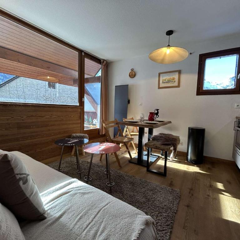 Appartement lumineux 2 pièces cabine au Monêtier-les-Bains, proche pistes, avec parking - FR-1-330F-239 - Appartement - 4