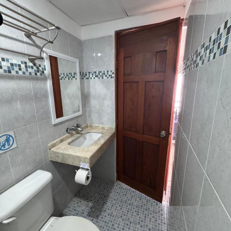 Calma Chicha Rooms - Queen Room with Balcony - 12