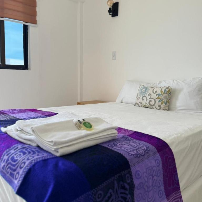 Calma Chicha Rooms - Queen Room with Balcony - 10