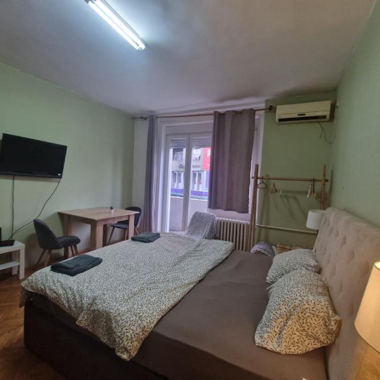 Urban Stay Balkanska - Triple Room with Shared Bathroom - 4