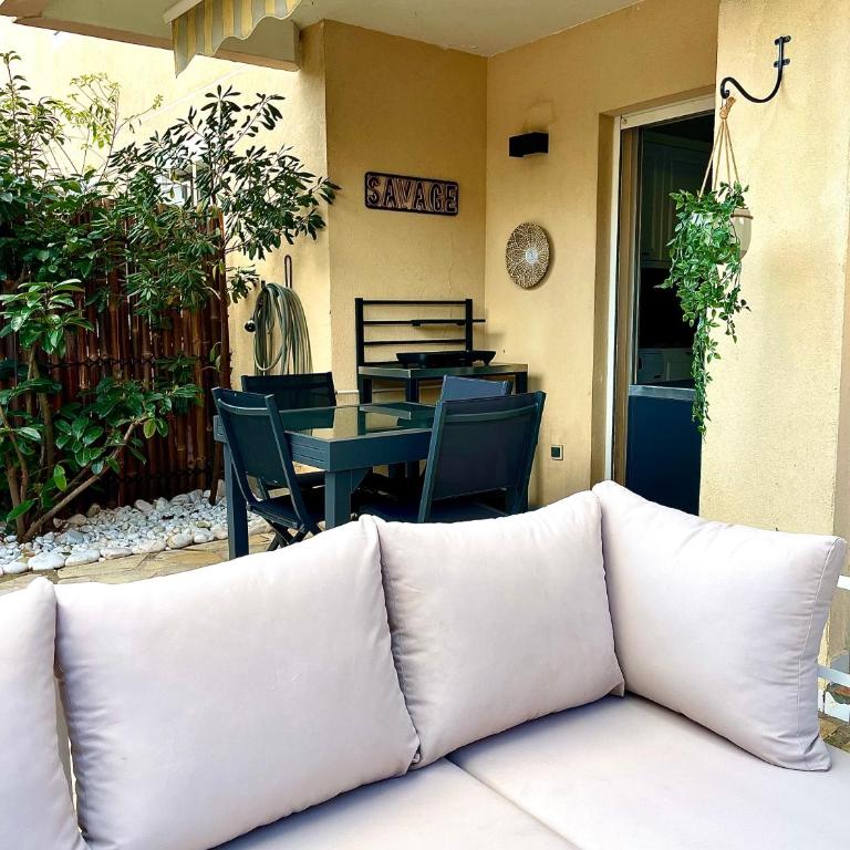 Bali Suite Fréjus - T3 climatisé - Jardin - Piscine résidentielle - Parking - Appartamento con 2 Camere da Letto - 42