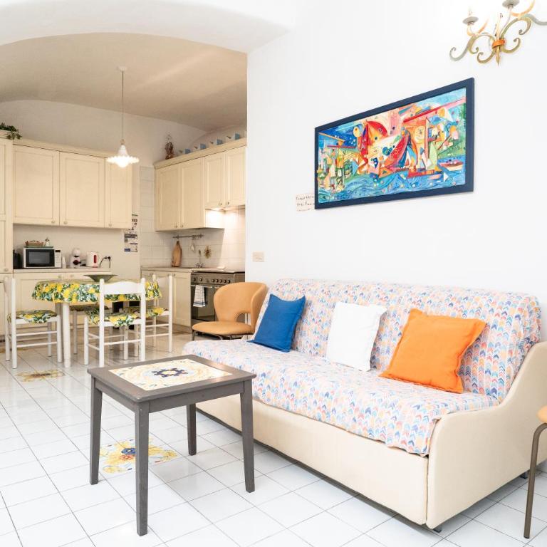 Casa Colonne - Appartamento con 1 Camera da Letto e Balcone - 6