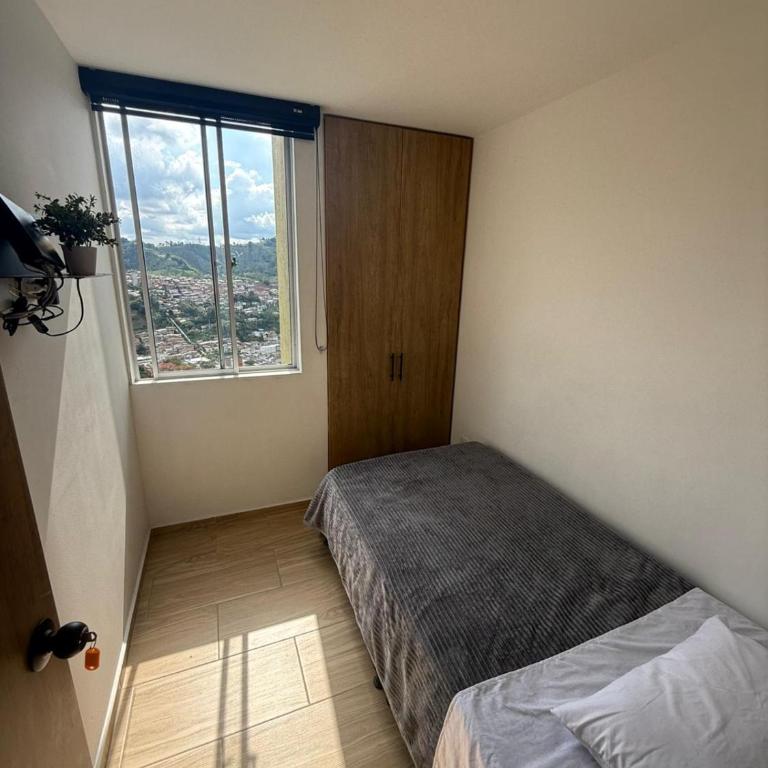 Apartamento nuevo en conjunto, Picina y Jacuzzi comunal - Parqueadero Privado - Apartamento de 3 dormitorios - 8