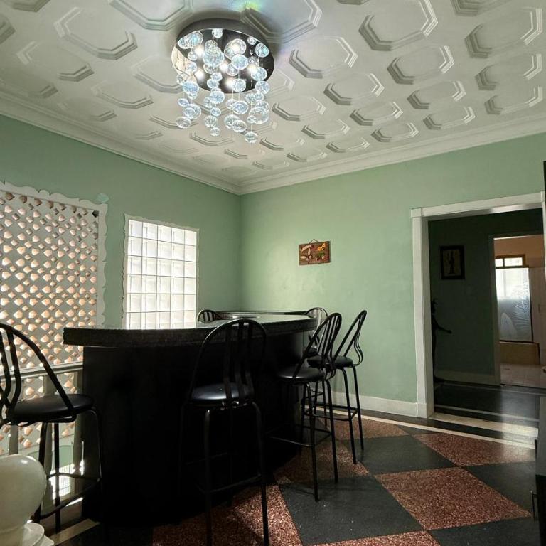 Brilliant 6-bedroom house with AC in vibrant Caracas - Casa - 6