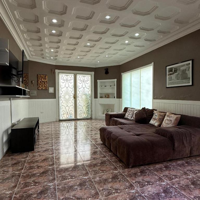 Brilliant 6-bedroom house with AC in vibrant Caracas - Casa - 1