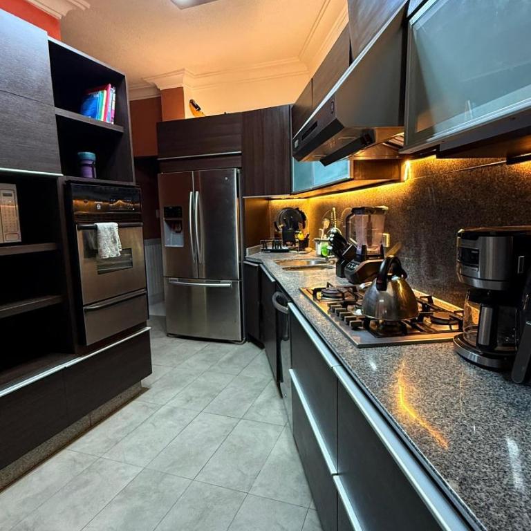 Brilliant 6-bedroom house with AC in vibrant Caracas - Casa - 10