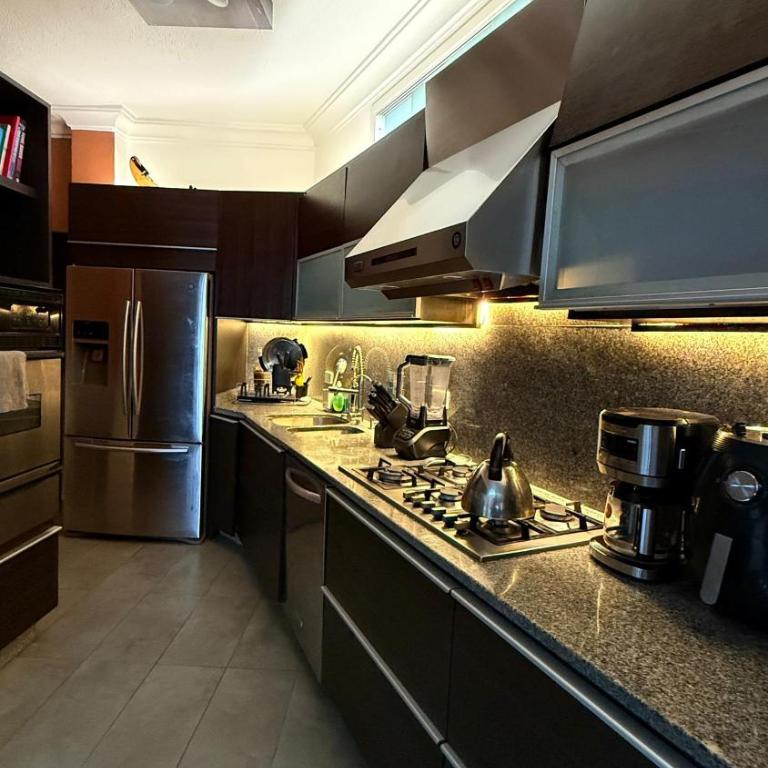 Brilliant 6-bedroom house with AC in vibrant Caracas - Casa - 8