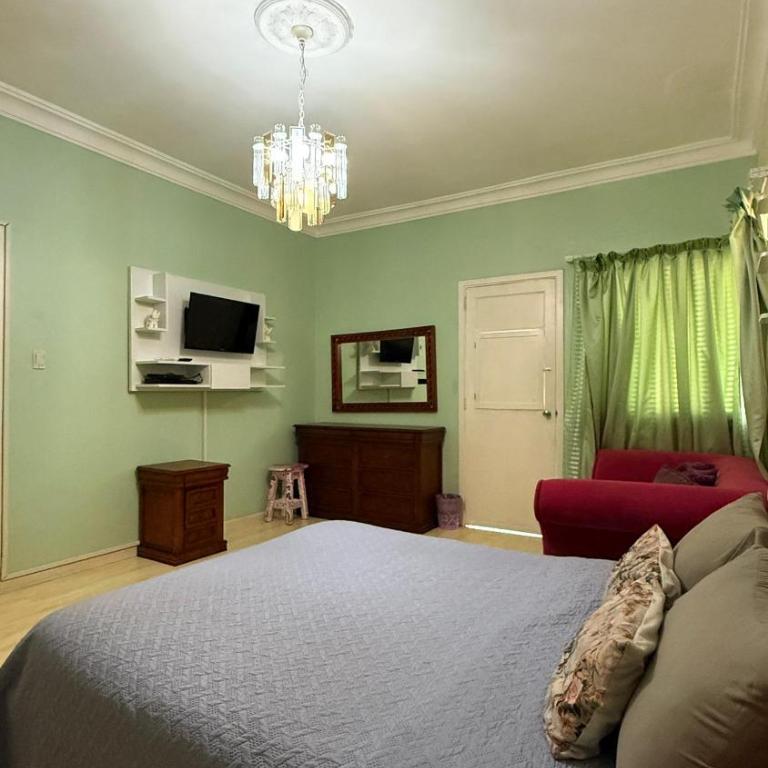 Brilliant 6-bedroom house with AC in vibrant Caracas - Casa - 24