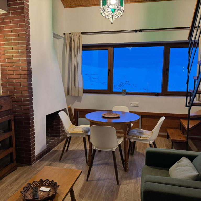 VISTAS Y PISTAS Acogedor y espacioso duplex en zona alta con garaje - Apartamento de 2 dormitorios - 3