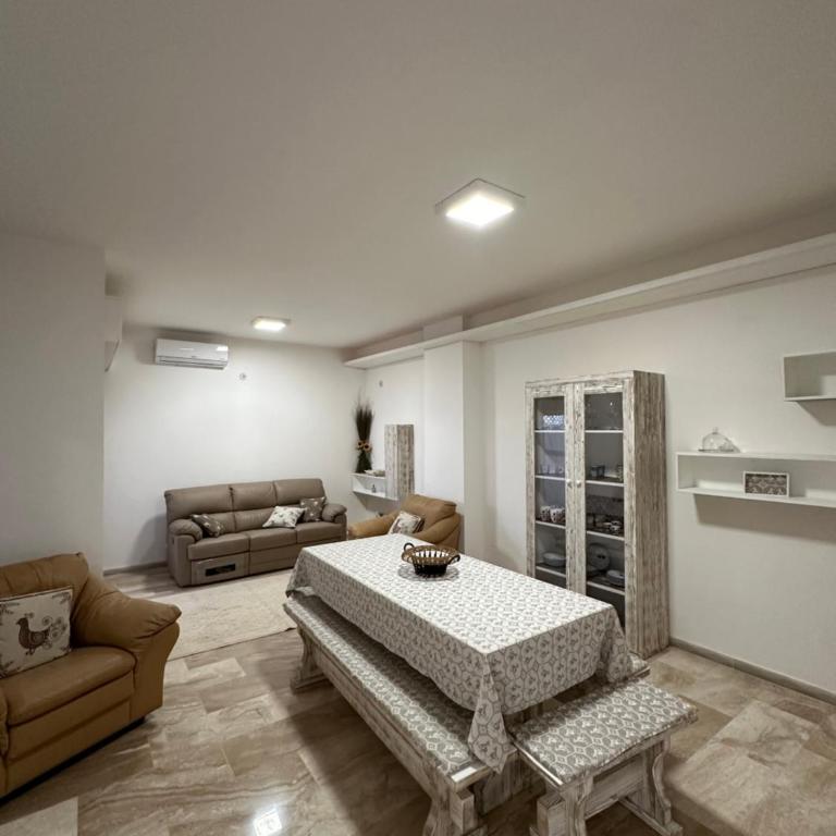 Appartamento Le Pavoncelle - Three-Bedroom Apartment - 1