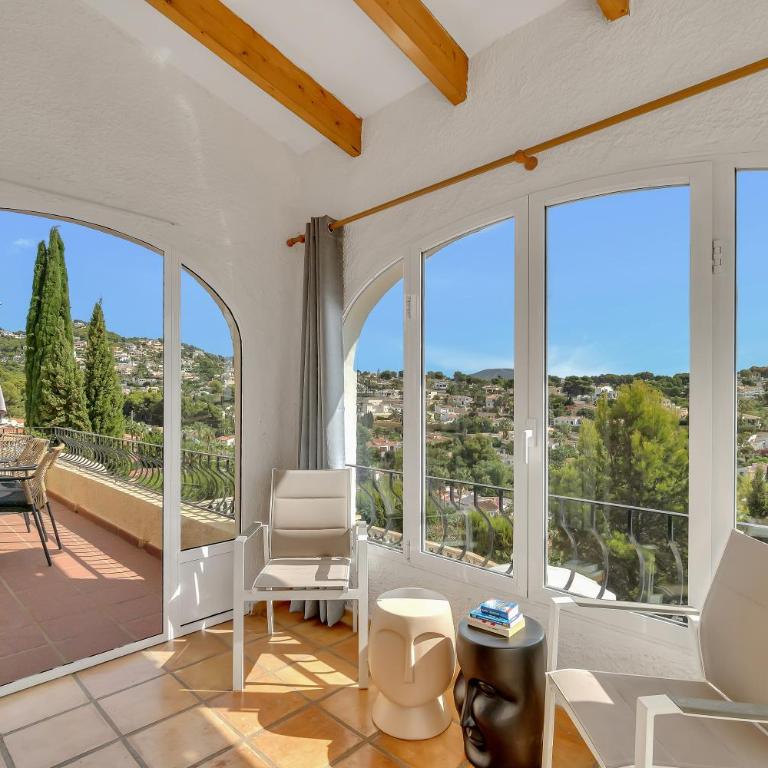 Casa Carolina Oasis with Heated Pool - Villa - 15