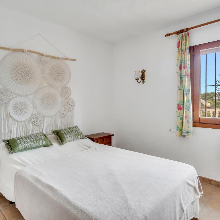 Casa Carolina Oasis with Heated Pool - Villa - 10