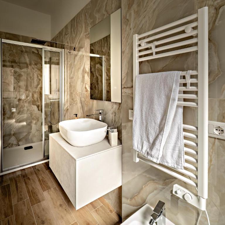 Marty Suites - Luxury Rooms - Camera Matrimoniale con Bagno Privato - 24