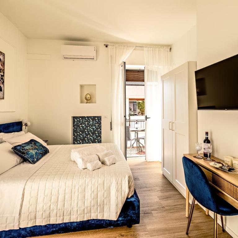 Marty Suites - Luxury Rooms - Camera Matrimoniale con Bagno Privato - 3