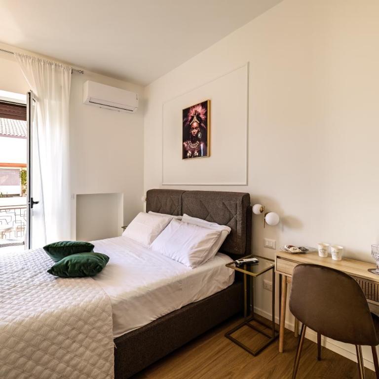 Marty Suites - Luxury Rooms - Camera Matrimoniale con Bagno Privato - 27
