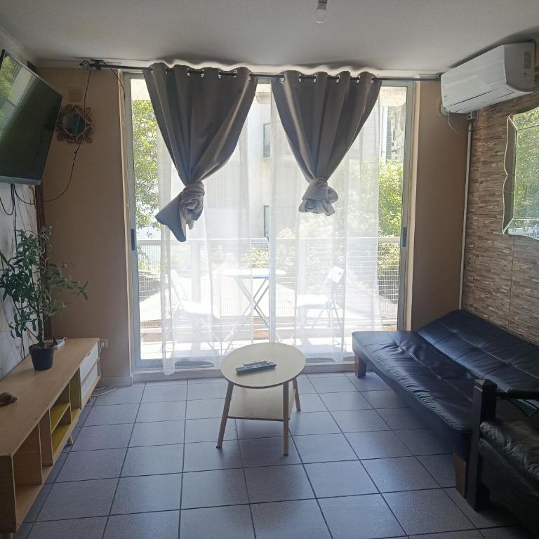 Departamento 3 dormitorios 1 baño cerca aeropuerto internacional Pudahuel Santiago Chile - One-Bedroom Apartment - 5