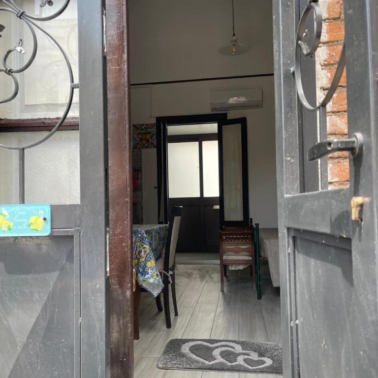 Independent Apartment in the Center of Catania - One-Bedroom House - 17