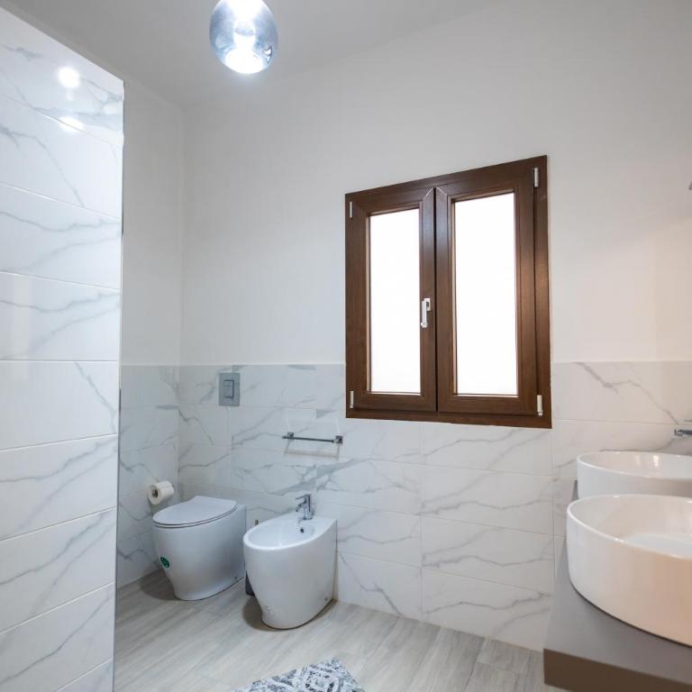 Via Col Vento Rooms - Family Room with Private Bathroom - 14
