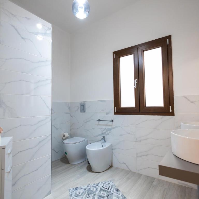Via Col Vento Rooms - Family Room with Private Bathroom - 6