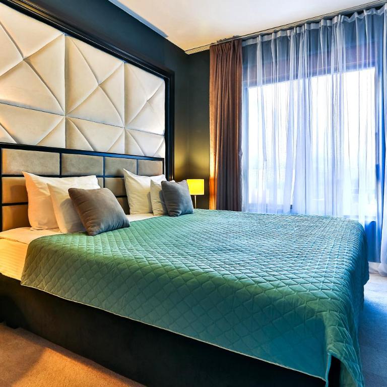 Royalis Suites Rafailovici - Beachfront Sea View Apartments - Deluxe Suite with Sea View - 3