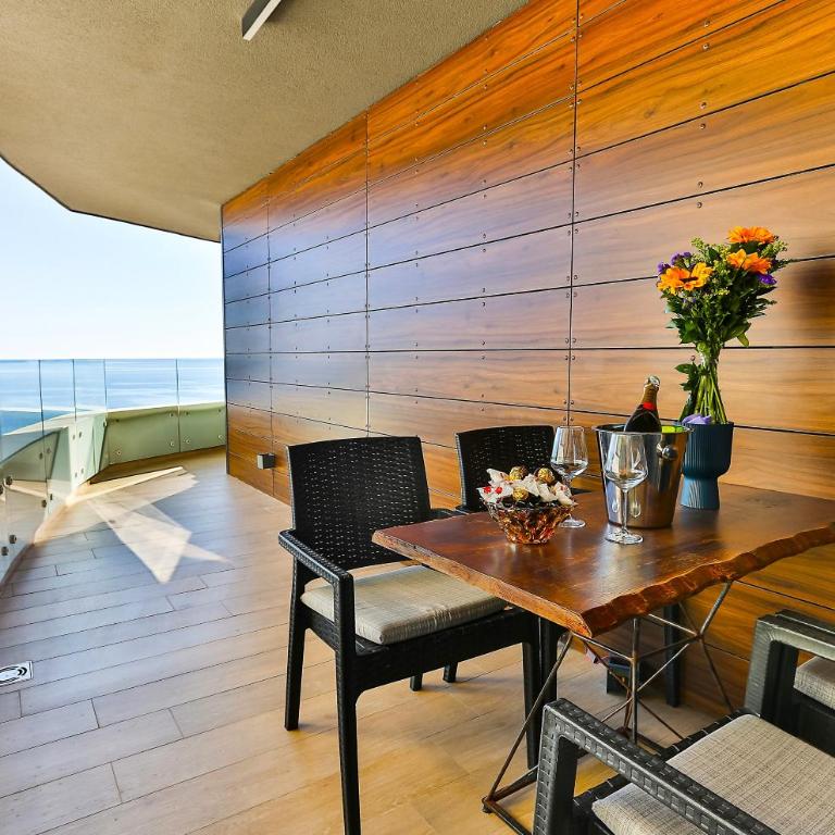 Royalis Suites Rafailovici - Beachfront Sea View Apartments - Deluxe Suite with Sea View - 5