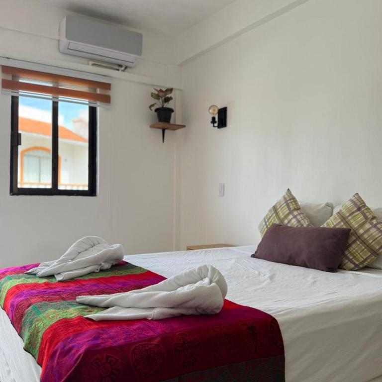 Calma Chicha Rooms - Queen Room with Balcony - 18