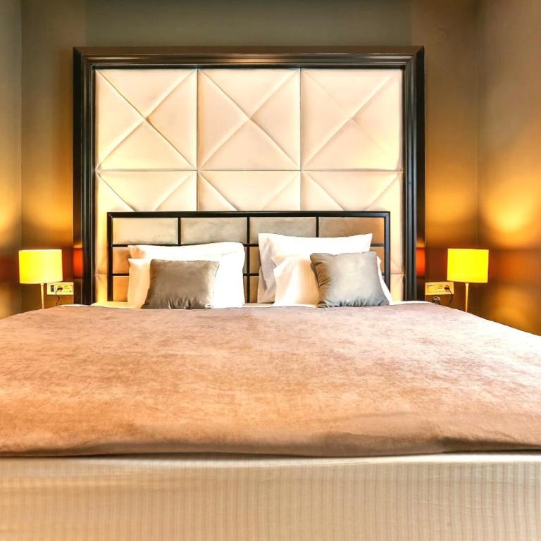 Royalis Suites Rafailovici - Beachfront Sea View Apartments - Superior Double Room with Mountain View - 5