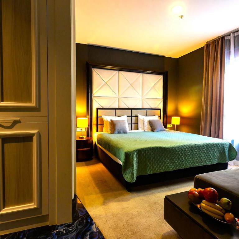 Royalis Suites Rafailovici - Beachfront Sea View Apartments - Superior Double Room with Mountain View - 3