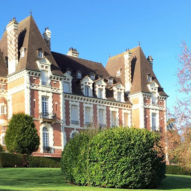Beautiful apartment in a castle in Deauville - Two-Bedroom Apartment - 1
