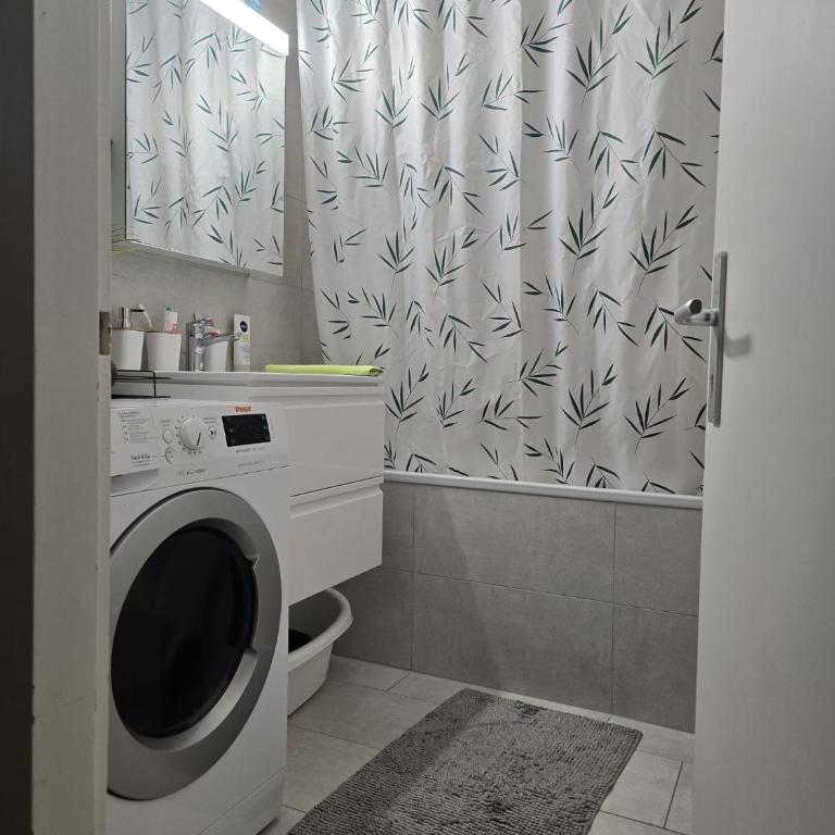 welcome geneva - Chambre Double avec Salle de Bains Commune - 6