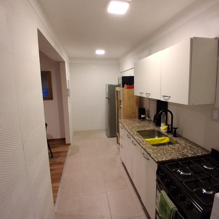 Dpto Cómodo y Cálido a metros del Hospital Italiano - One-Bedroom Apartment - 4