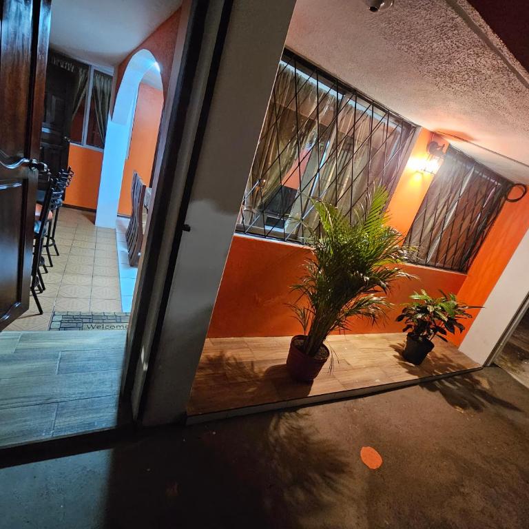 SOFIS HOUSE BAnOS - Four-Bedroom House - 4