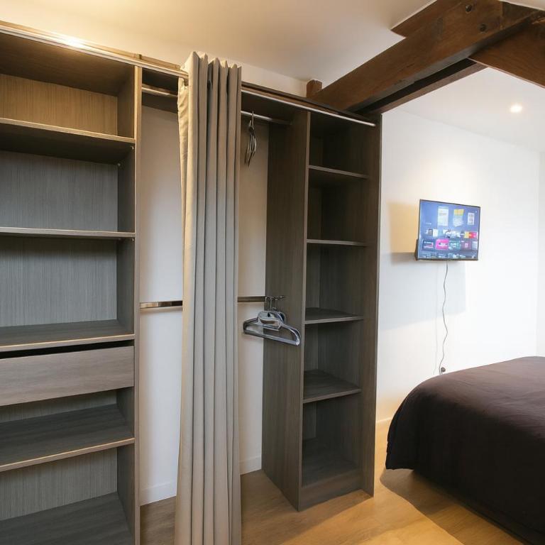 House with 9 Private Suites near Le Mans Circuit - Ferienhaus - 14