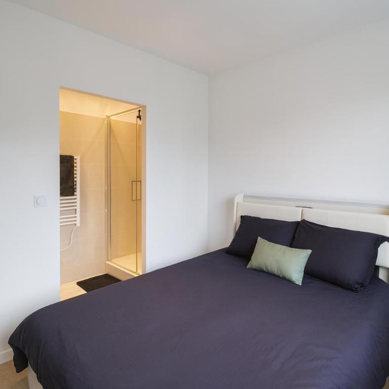 House with 9 Private Suites near Le Mans Circuit - Ferienhaus - 39