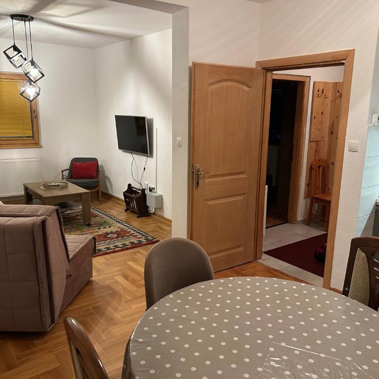 Apartments Paradiso - One-Bedroom Apartment - 4