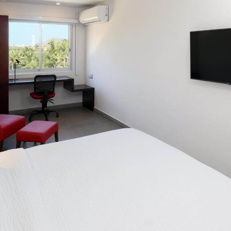 Garner Hotel Mazatlan Beach by IHG - Habitación Doble con cama grande con vistas a la ciudad - 2