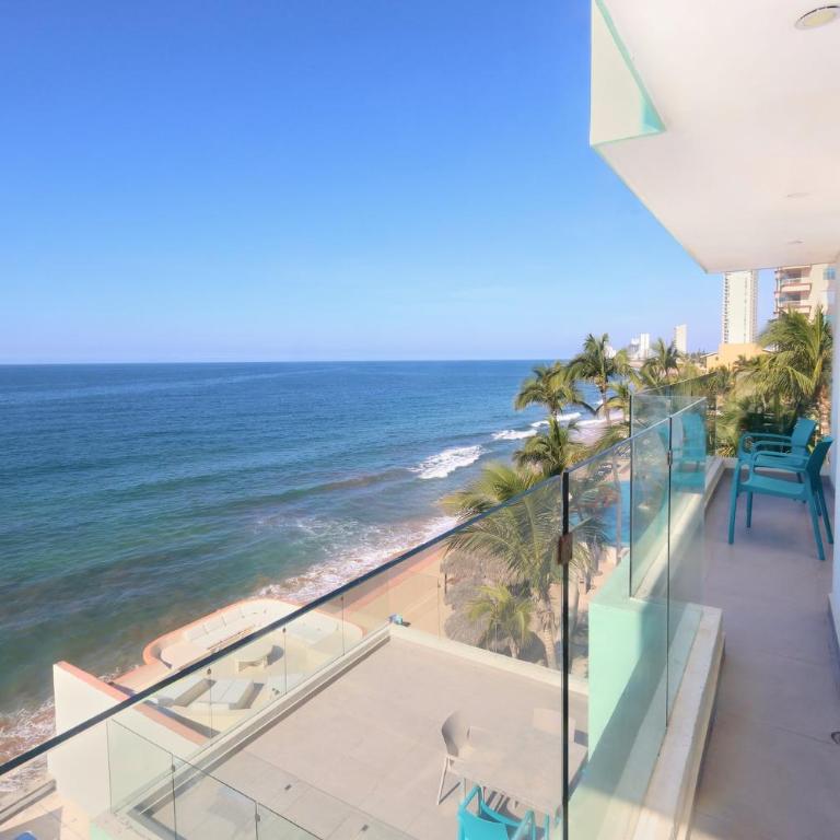 Garner Hotel Mazatlan Beach by IHG - Queen Suite with Two Queen Beds and Ocean Front - 4