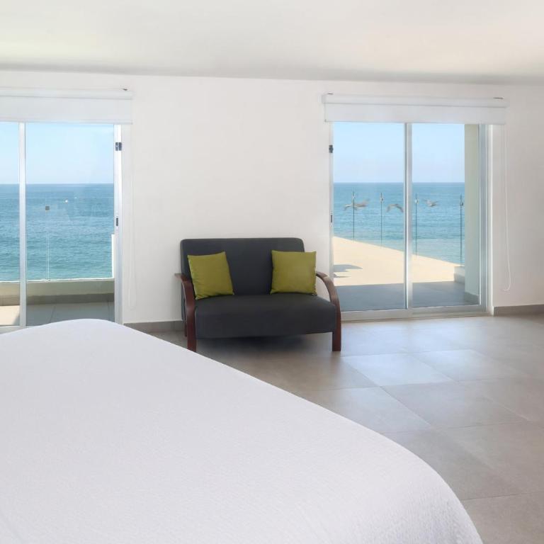 Garner Hotel Mazatlan Beach by IHG - Suite con cama extragrande y vistas al océano - 4