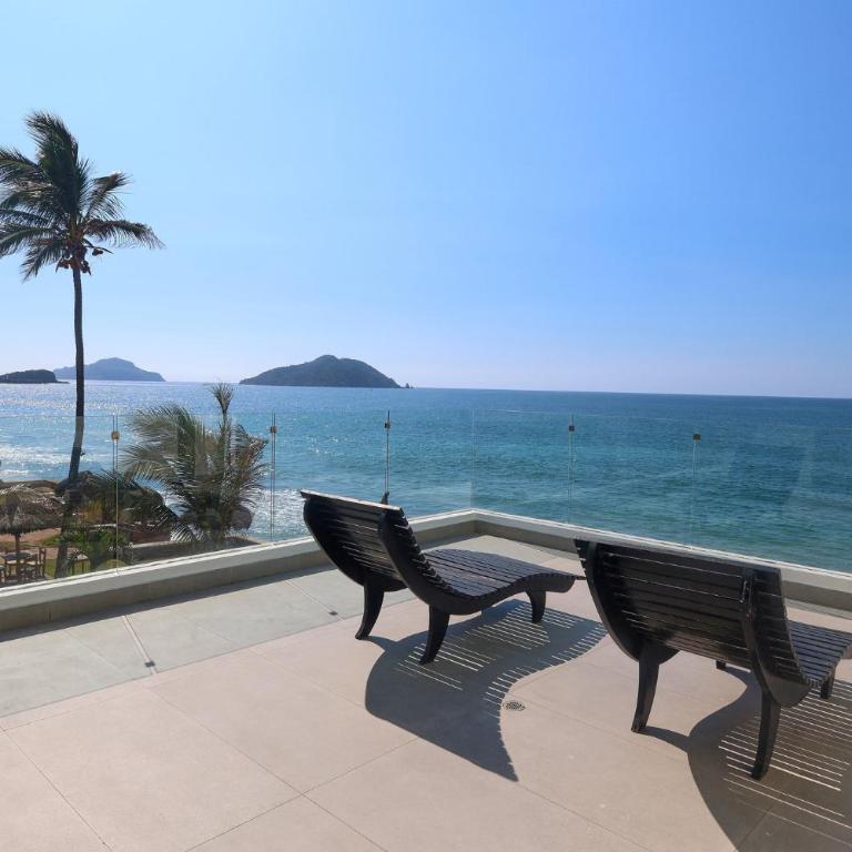 Garner Hotel Mazatlan Beach by IHG - Two-Bedroom Suite with Four Queen Beds and Ocean Front - 1