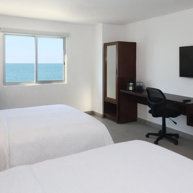 Garner Hotel Mazatlan Beach by IHG - Two-Bedroom Suite with Four Queen Beds and Ocean Front - 6