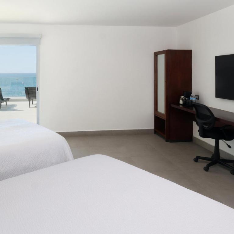 Garner Hotel Mazatlan Beach by IHG - Two-Bedroom Suite with Four Queen Beds and Ocean Front - 5