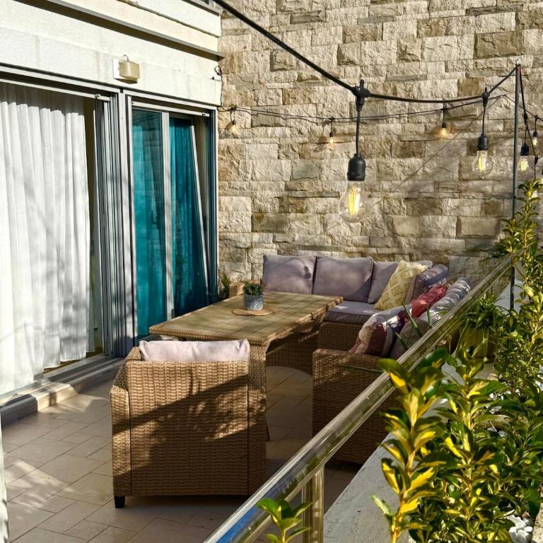 Quite & Spacious 1-Bedroom Apartment with Large Terrace - Kotor - One-Bedroom Apartment - 8