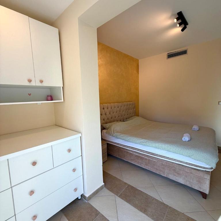 Quite & Spacious 1-Bedroom Apartment with Large Terrace - Kotor - One-Bedroom Apartment - 14