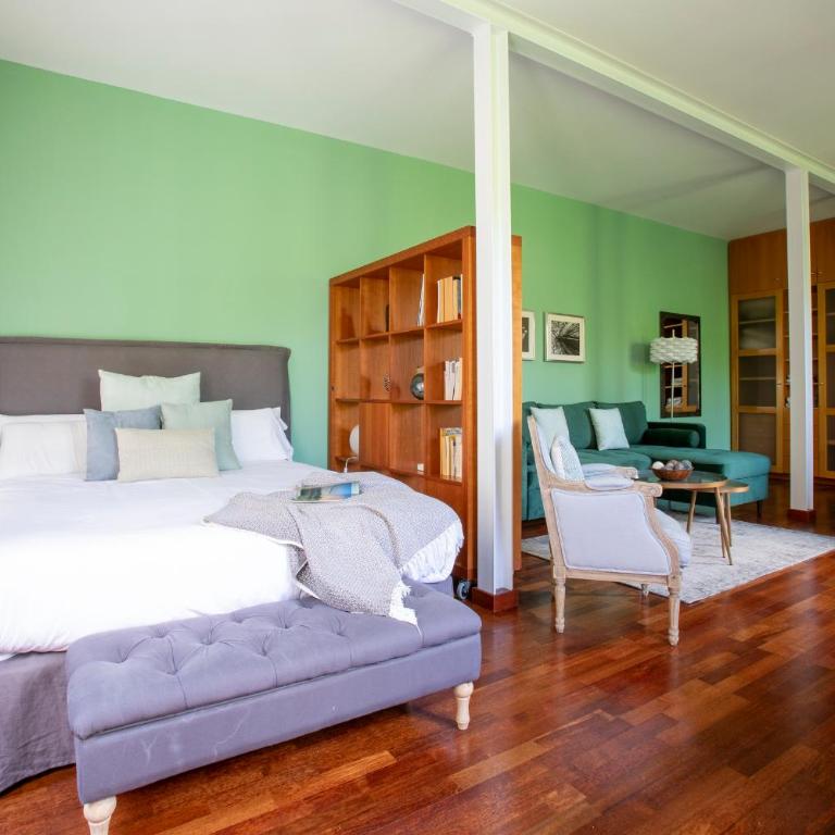 The Luxury Open Space MACBA loft - One-Bedroom Loft Apartment with Balcony - 2